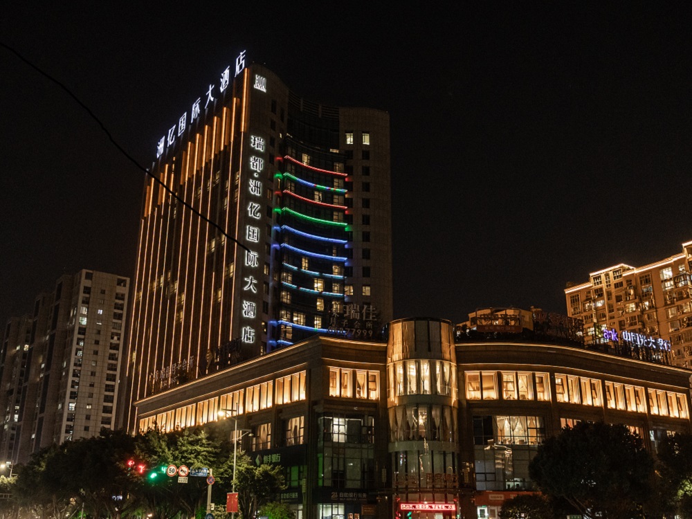 高(gāo)星綜合酒店(diàn)